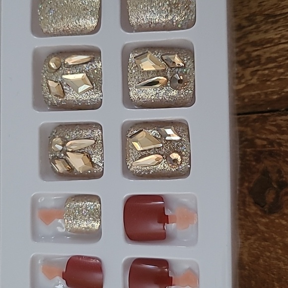 Rhinestone & Glitter Press on Toenails - Picture 12 of 12